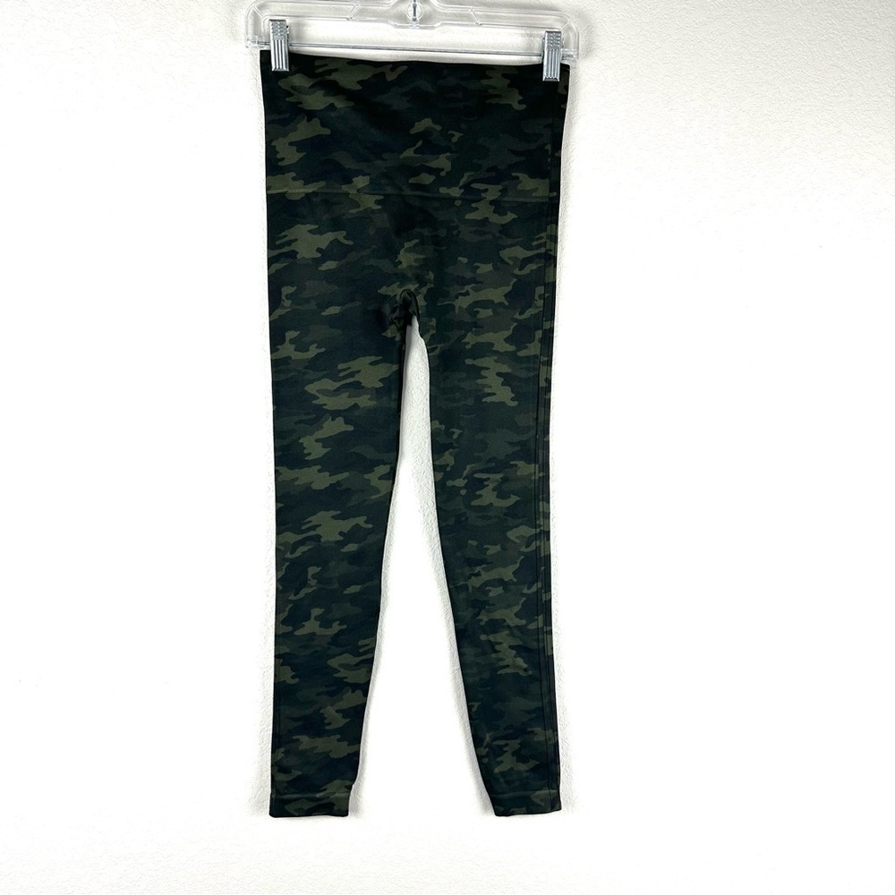 Spanx Green Black Camo Seamless Athletic Athleisure Casual Leggings Size Medium